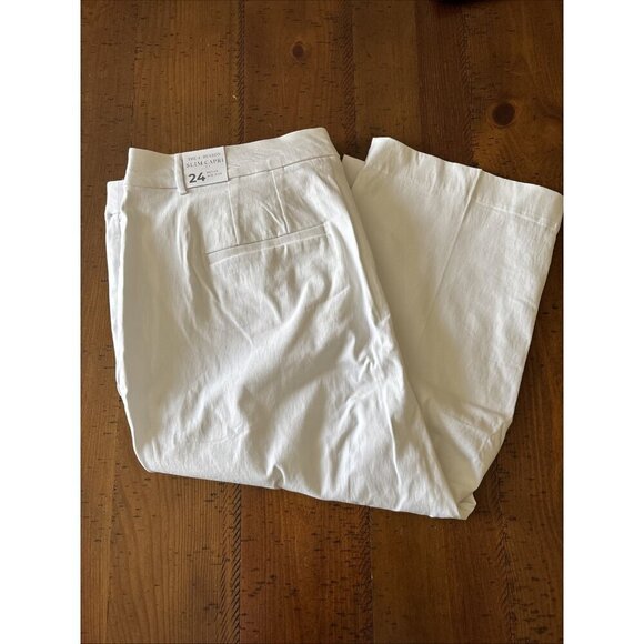 Lane Bryant Pants - lane bryant White Slim Capri Pants Size 24 Petite Mid Rise NWT